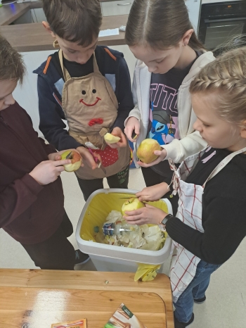 d9498ced-434e-4155-b41c-4bb8a1c03825