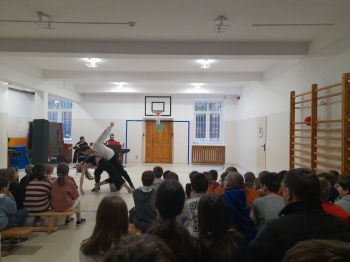 c551b4fa-7497-4a28-a44d-445d126236d5