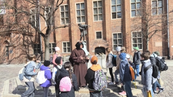 42296e96-7fba-422a-bf6c-b66e4ba1ecc8