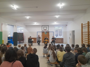 041b0327-2dea-4150-bf96-edd5cf2e773f