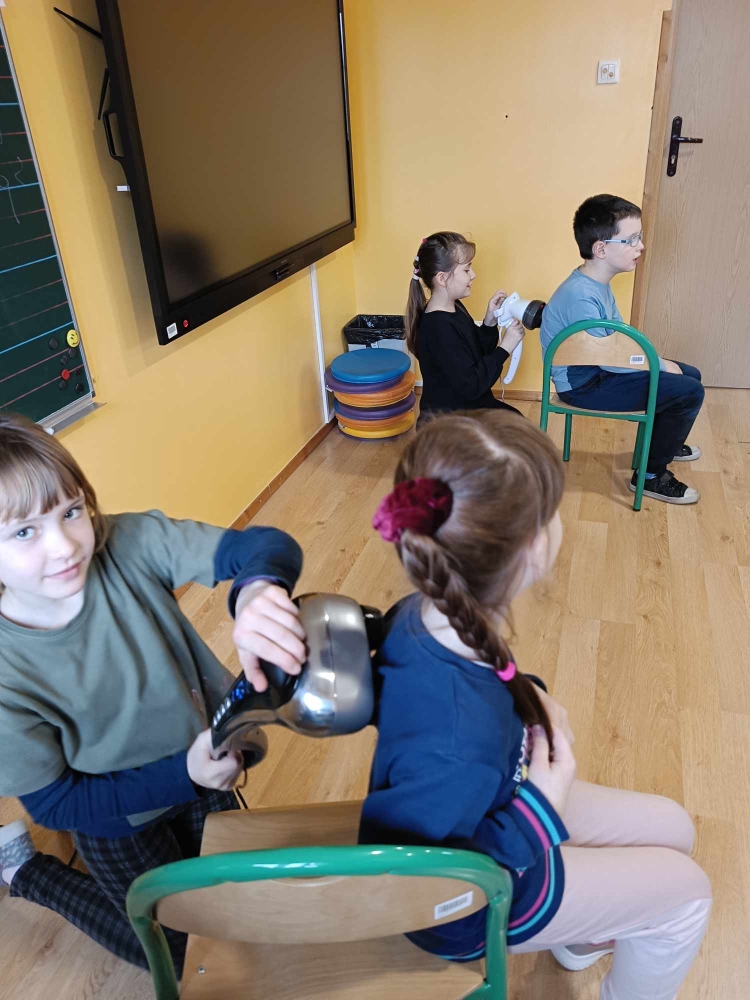 W ramach lekcji WF klasa IIB urządziła sobie salon masażu - Prywatna